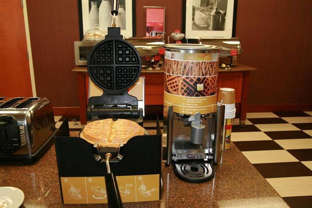 Hampton By Hilton Reynosa Zona Industrial Restaurante foto